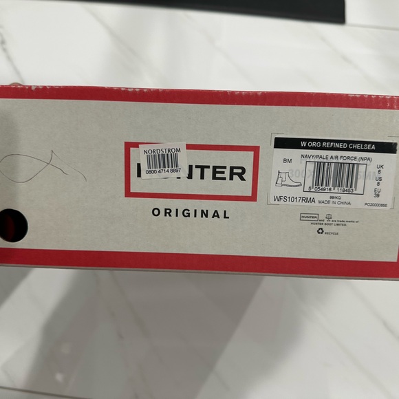 Lightly used Hunter Chelsea Rain boots - Picture 2 of 4